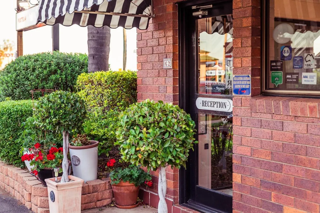 Country Pathfinder Motor Inn Dalby